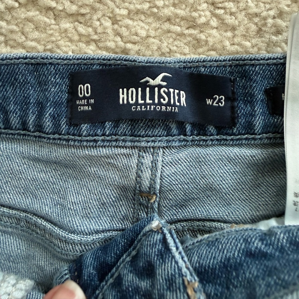 Hollister Women's Classic Blue Jean Shorts - Picture 2 of 3